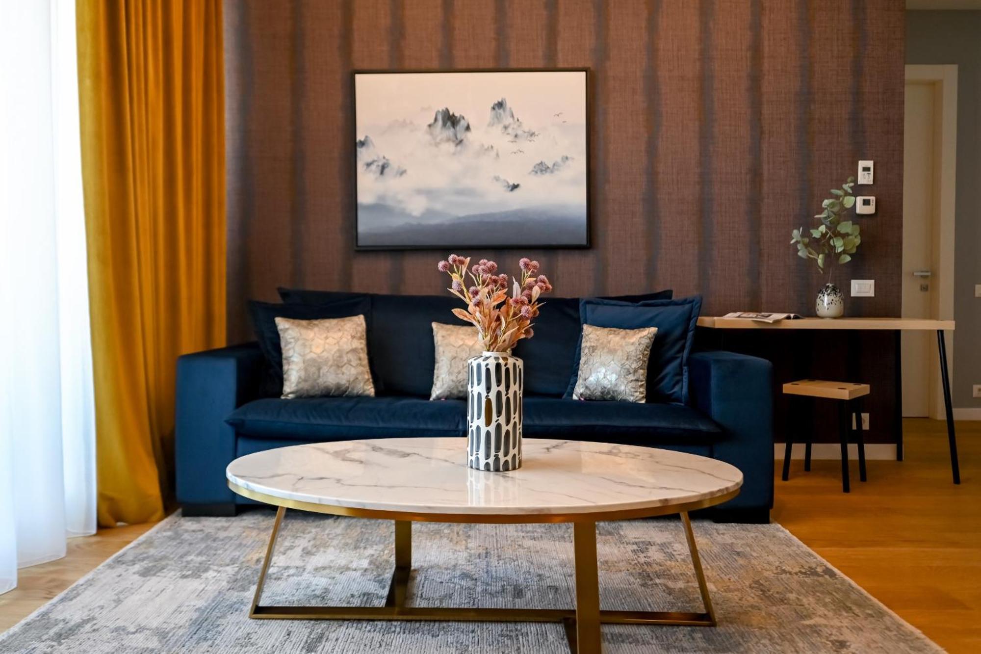 One Verdi Park Exclusive Apartments - Panoramic View & Private Parking บูคาเรสต์ ภายนอก รูปภาพ
