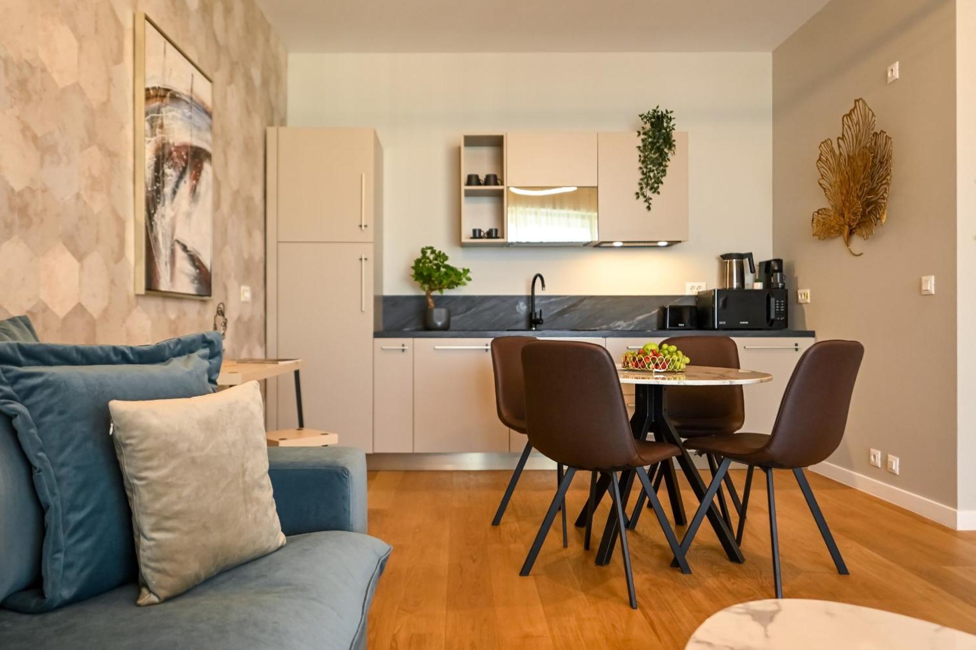 One Verdi Park Exclusive Apartments - Panoramic View & Private Parking บูคาเรสต์ ห้อง รูปภาพ