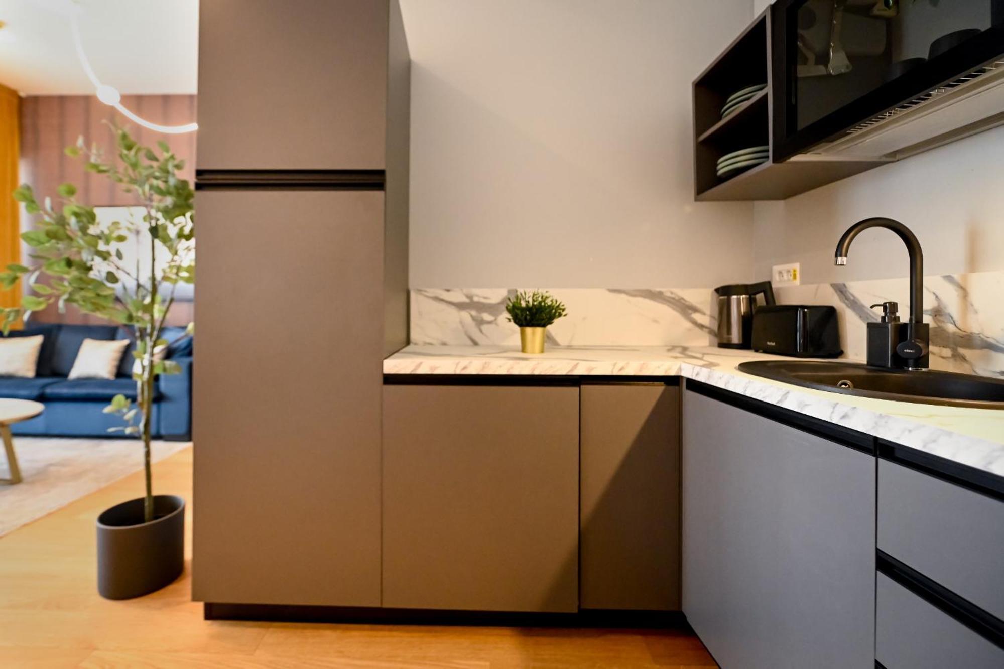 One Verdi Park Exclusive Apartments - Panoramic View & Private Parking บูคาเรสต์ ห้อง รูปภาพ