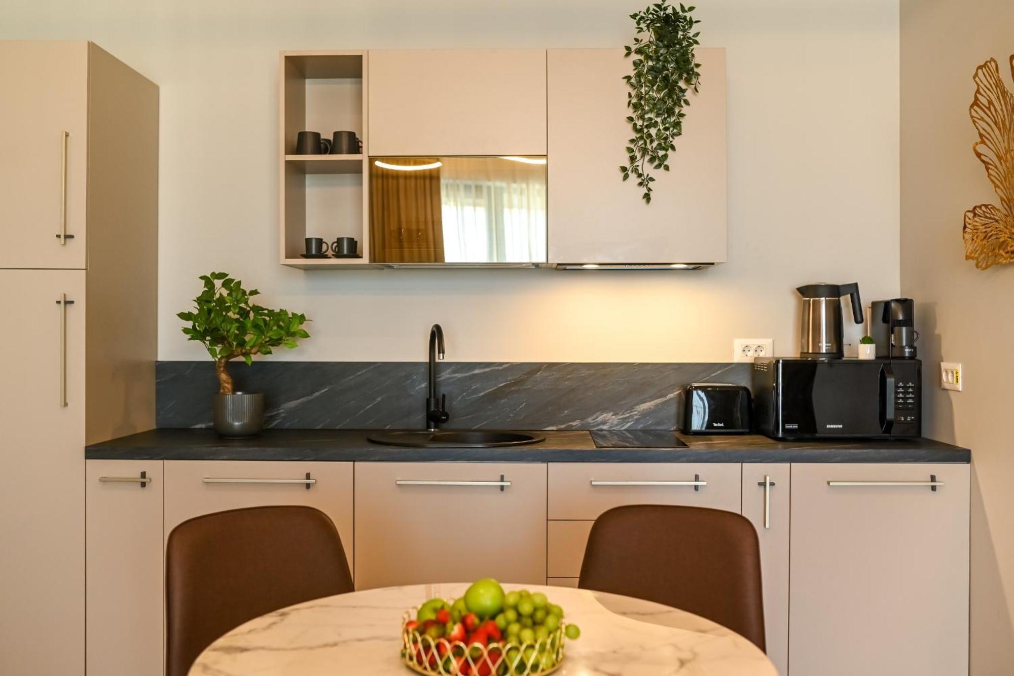 One Verdi Park Exclusive Apartments - Panoramic View & Private Parking บูคาเรสต์ ห้อง รูปภาพ