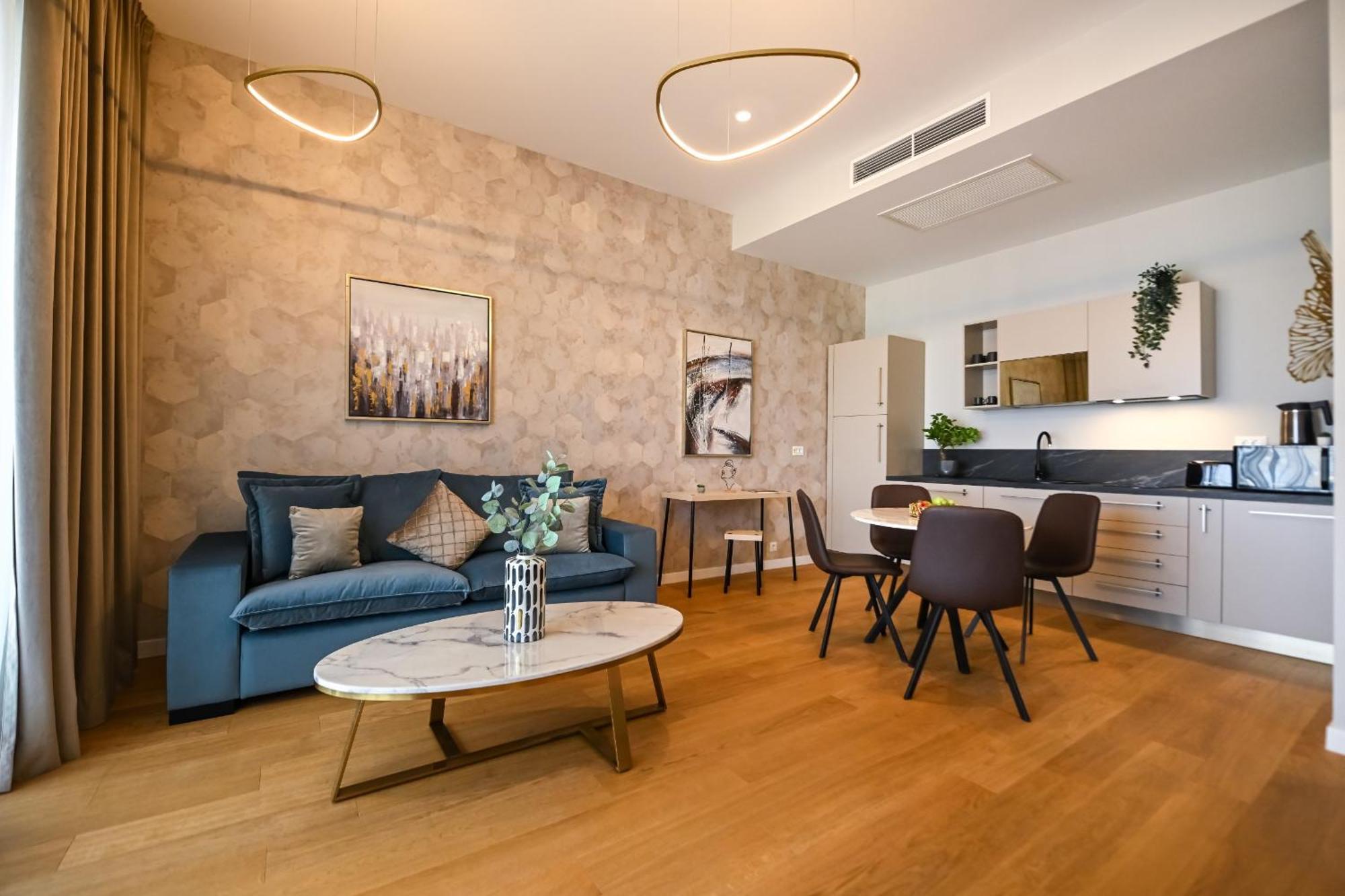 One Verdi Park Exclusive Apartments - Panoramic View & Private Parking บูคาเรสต์ ห้อง รูปภาพ