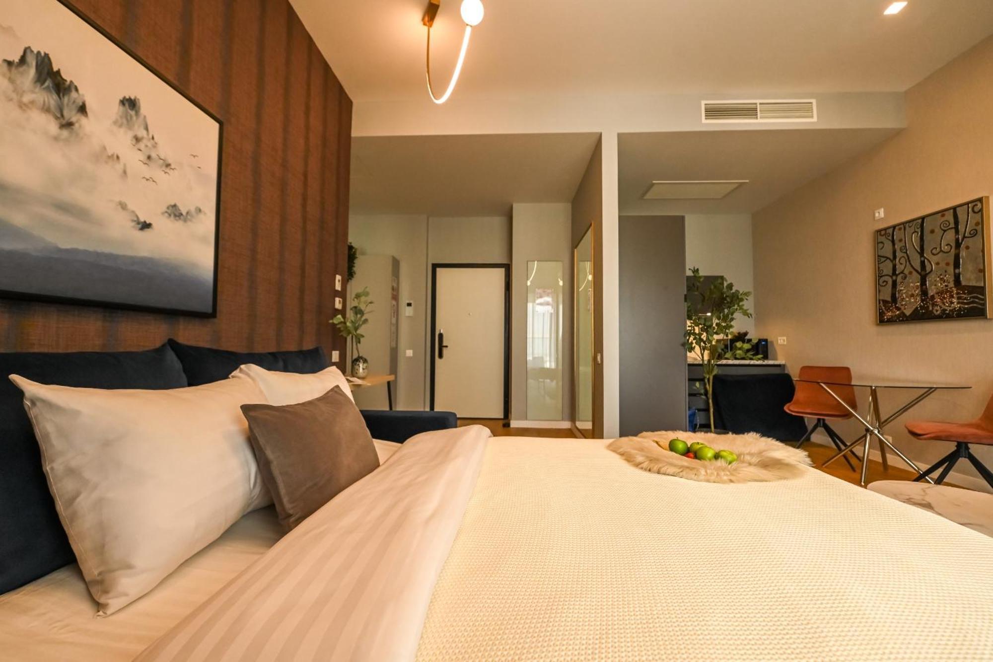One Verdi Park Exclusive Apartments - Panoramic View & Private Parking บูคาเรสต์ ห้อง รูปภาพ