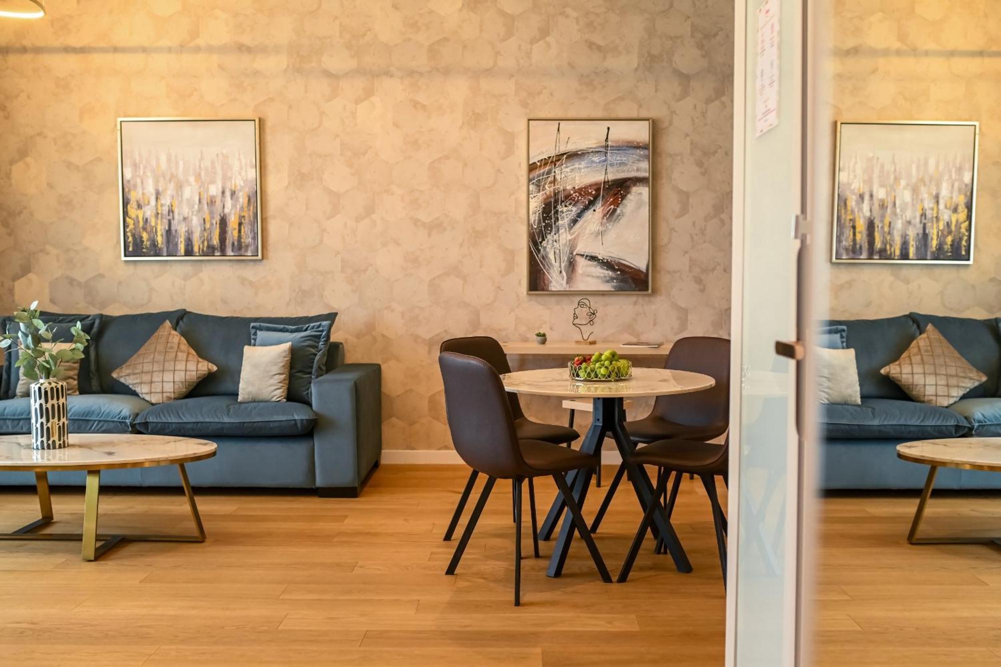 One Verdi Park Exclusive Apartments - Panoramic View & Private Parking บูคาเรสต์ ห้อง รูปภาพ