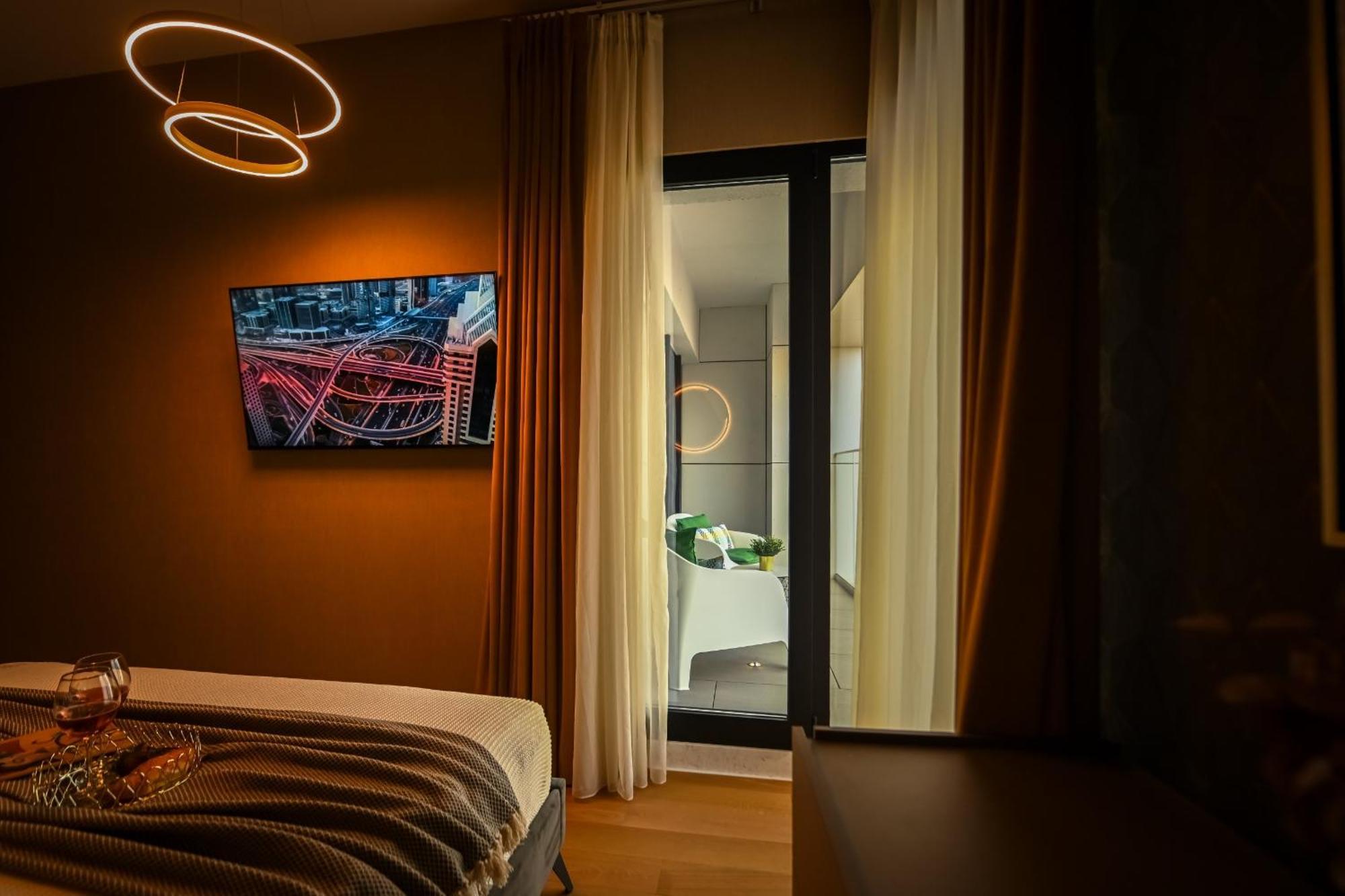 One Verdi Park Exclusive Apartments - Panoramic View & Private Parking บูคาเรสต์ ห้อง รูปภาพ
