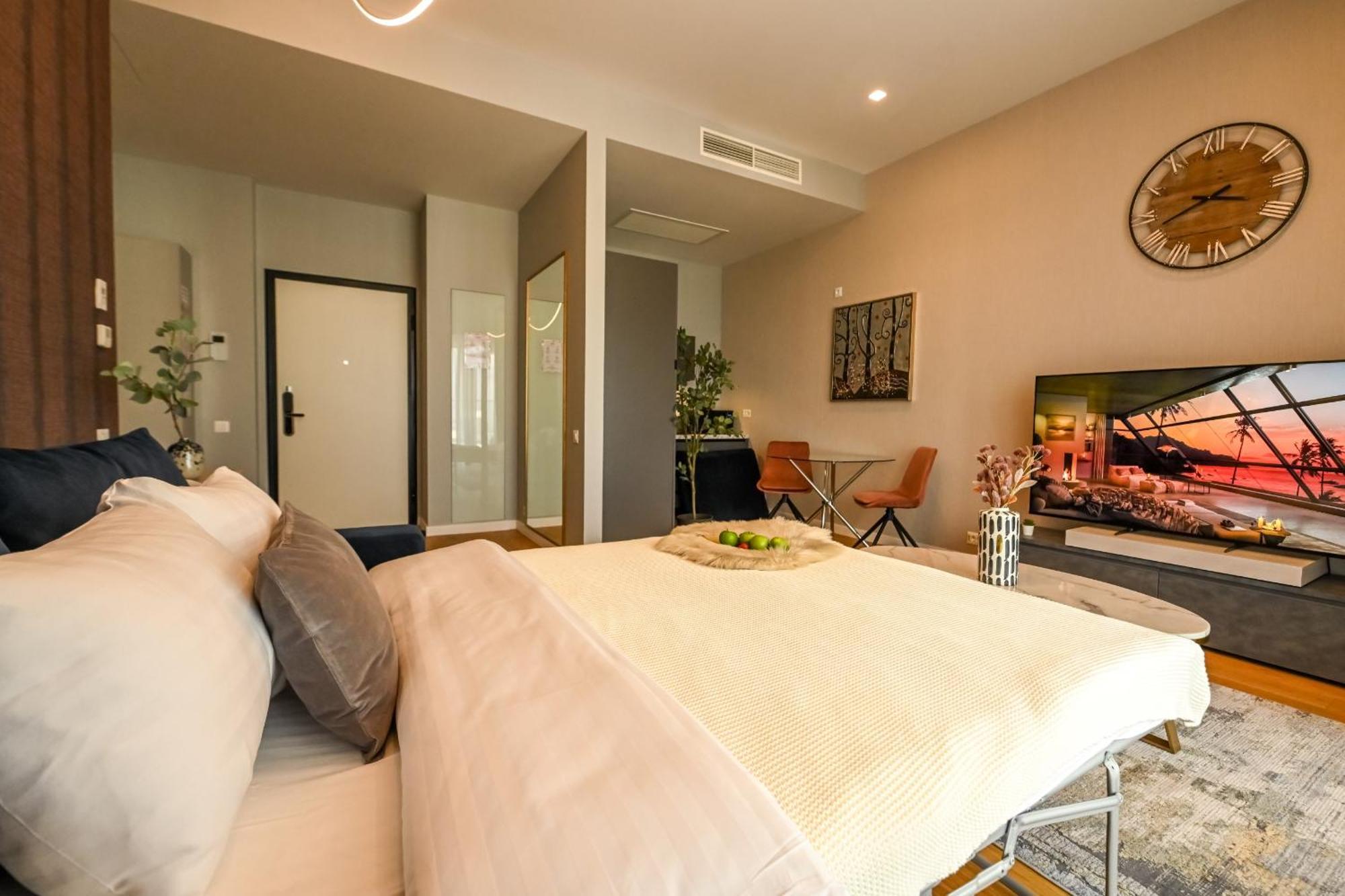 One Verdi Park Exclusive Apartments - Panoramic View & Private Parking บูคาเรสต์ ห้อง รูปภาพ