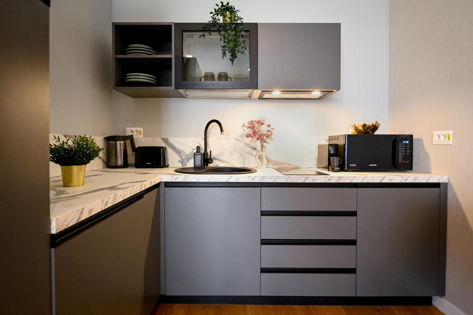 One Verdi Park Exclusive Apartments - Panoramic View & Private Parking บูคาเรสต์ ห้อง รูปภาพ