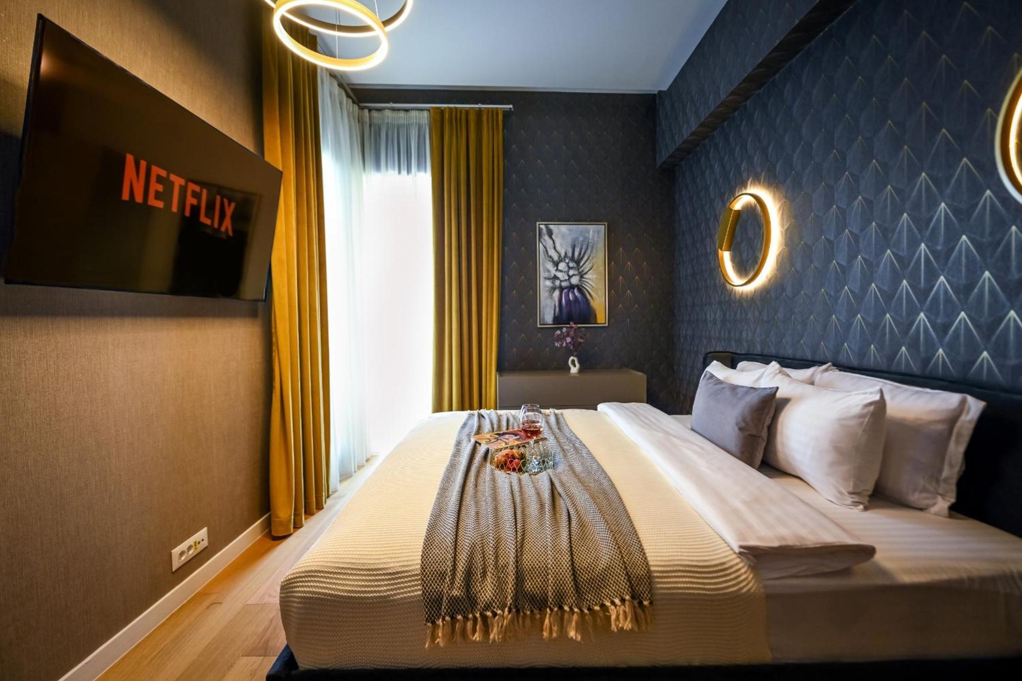 One Verdi Park Exclusive Apartments - Panoramic View & Private Parking บูคาเรสต์ ห้อง รูปภาพ